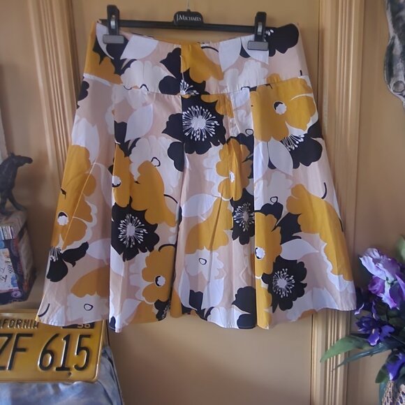 Dresses & Skirts - B14  Marvelously flowing, flower-burst boho skirt - no tags - probably size 10